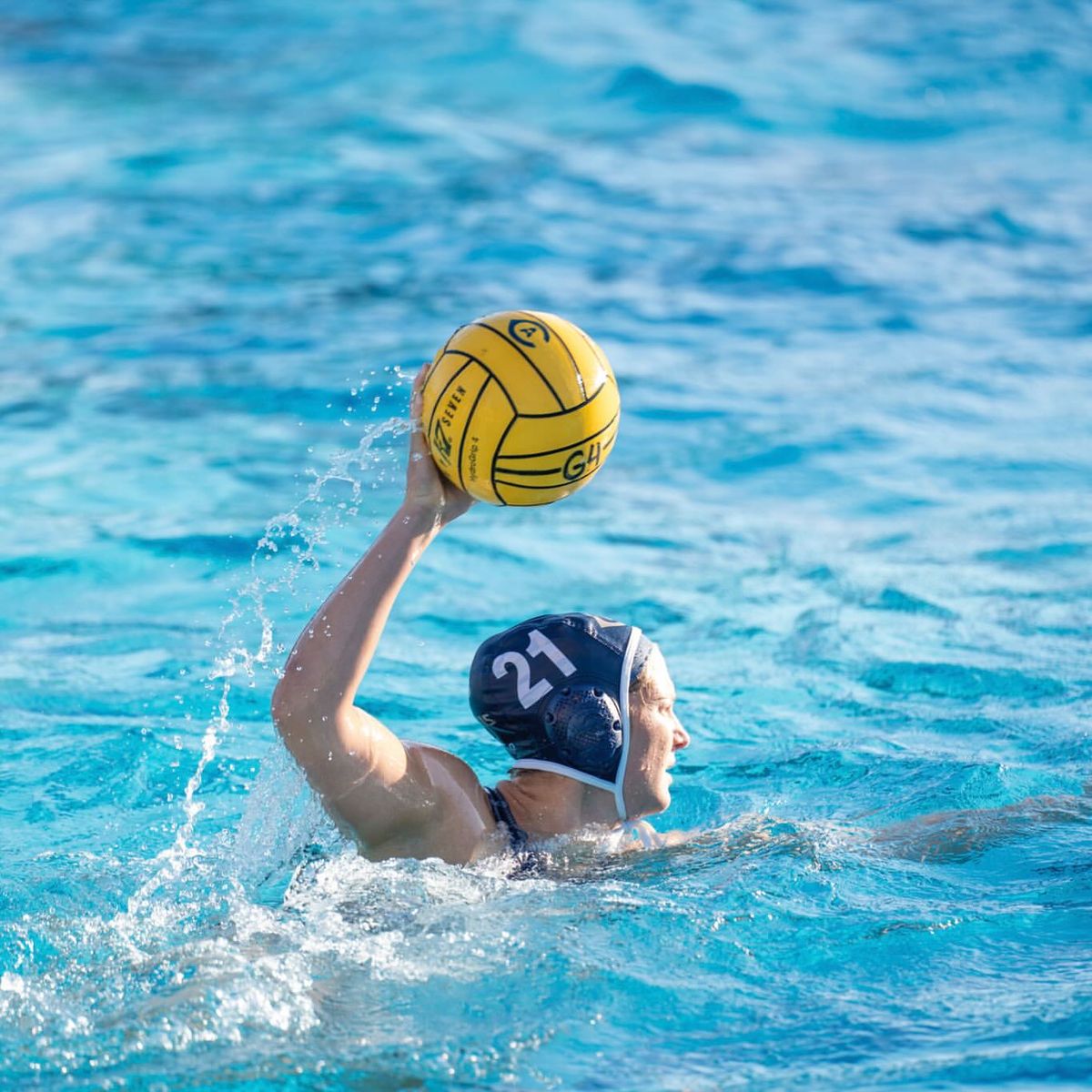 Lillie Vehling playing water polo
